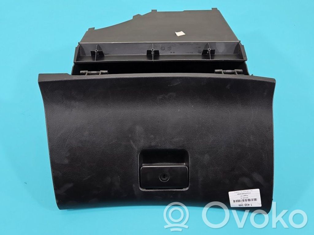Peugeot 307 Glove box 