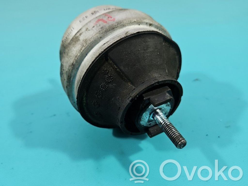 Audi A4 S4 B5 8D Valvola di depressione sul supporto motore 