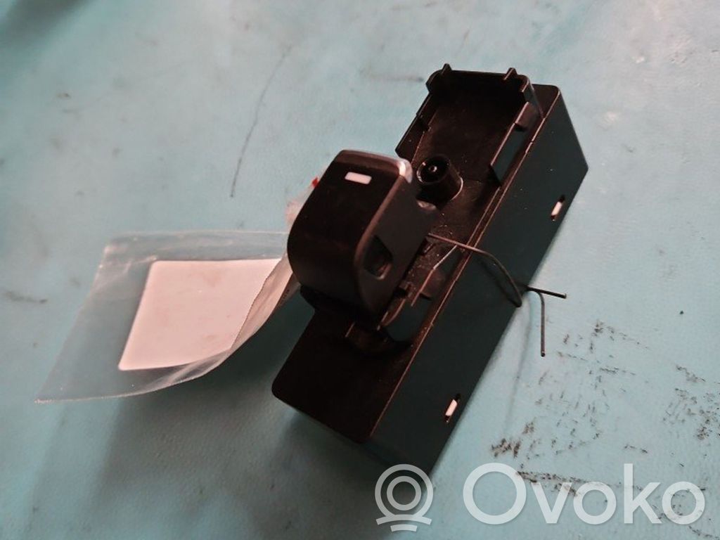 Mazda CX-5 Electric window control switch 