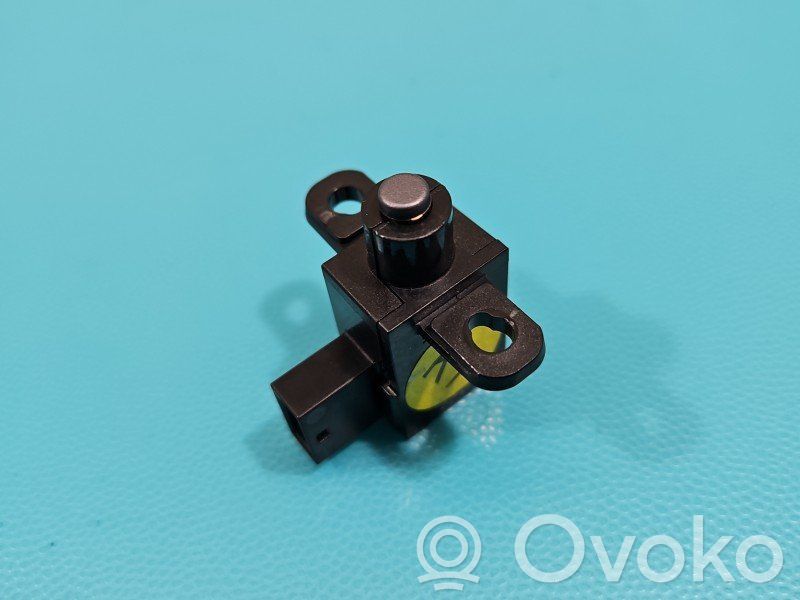 Tesla Model 3 Interior temperature sensor 