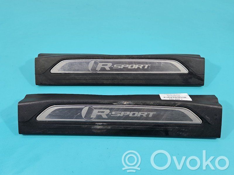 Jaguar XE Rivestimento vano piedi laterale 
