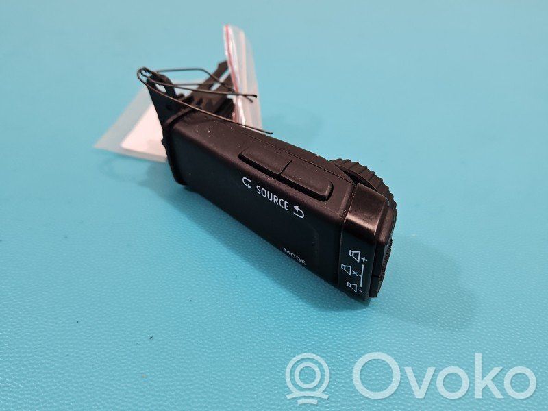 Renault Clio V Seat control switch 