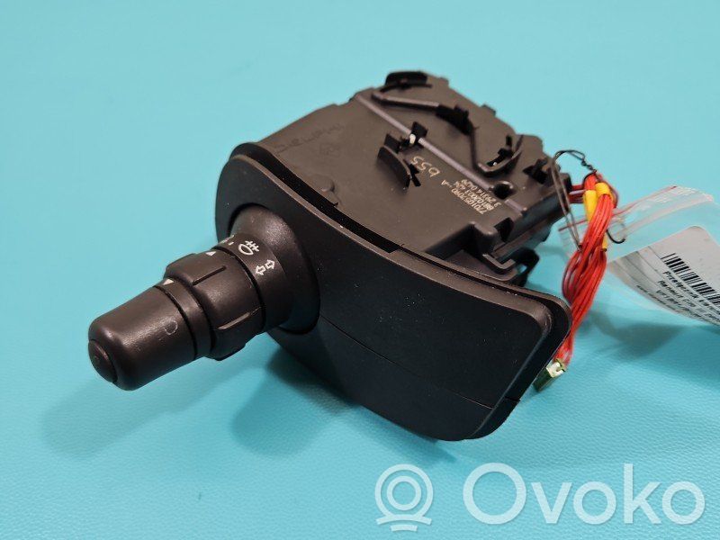Renault Clio III Bouton interrupteur de commande d'essuie-glace de phare 