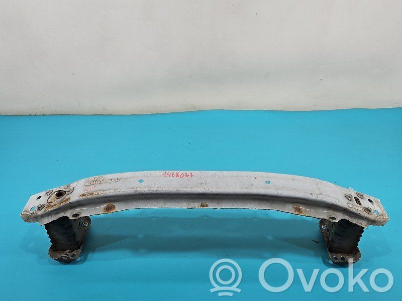 Toyota Yaris Renfort de pare-chocs avant 