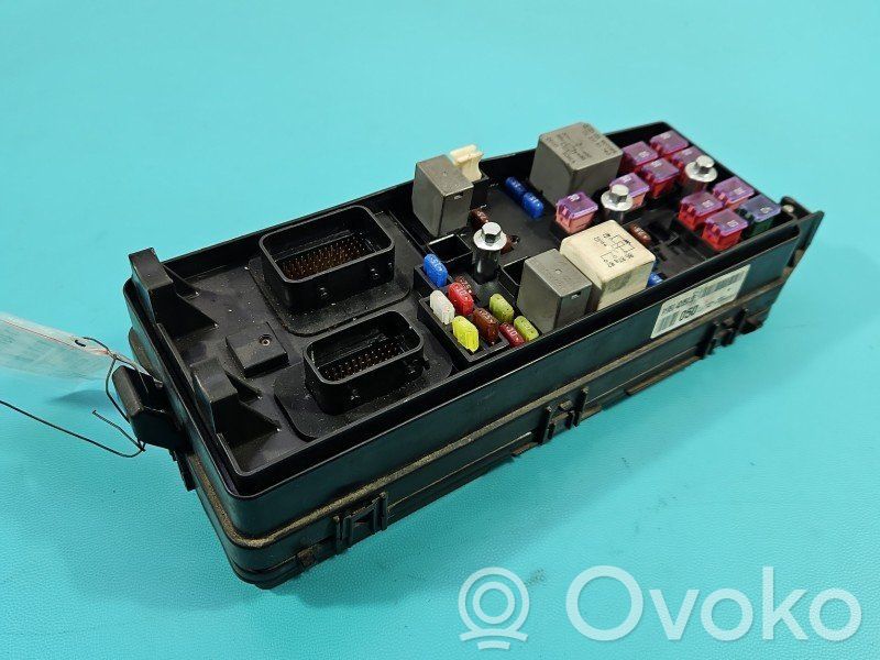 KIA Carnival Fuse box set 
