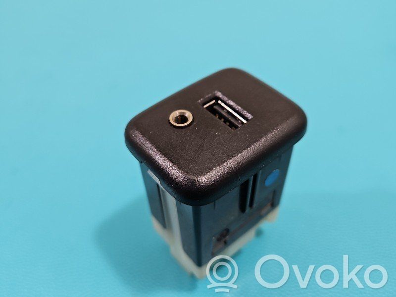 Opel Mokka Enchufe conector USB 