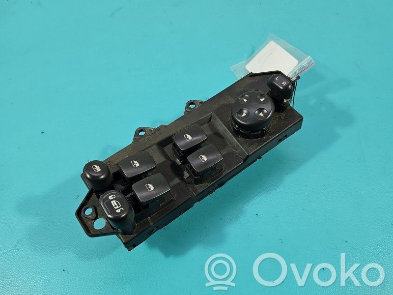 Chrysler Pacifica Electric window control switch 