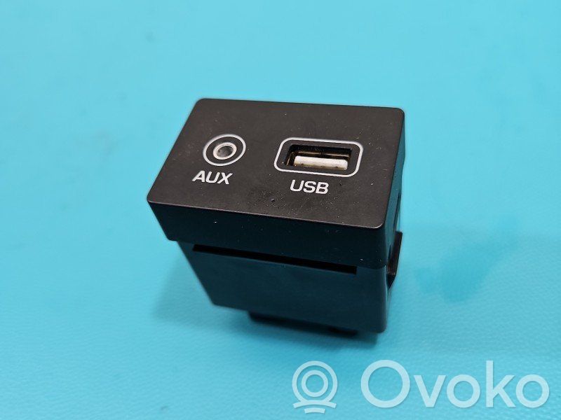 Hyundai i20 (GB IB) Enchufe conector USB 