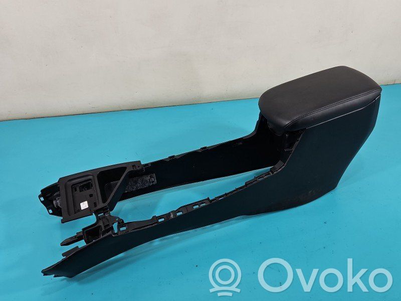 Toyota RAV 4 (XA40) Podłokietnik tunelu środkowego 