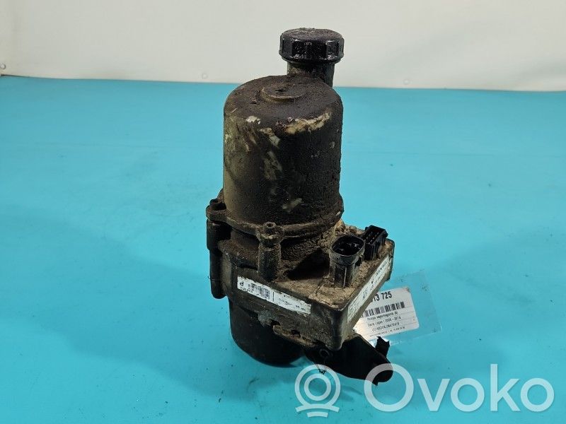 Dacia Logan I Power steering pump 