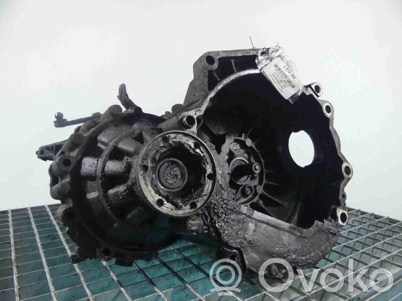 Volkswagen Golf III Manual 5 speed gearbox 