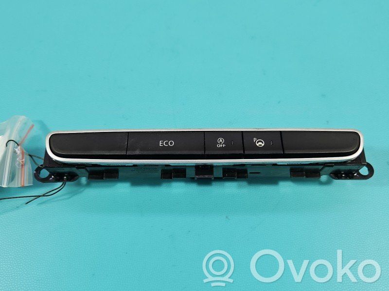 Renault Megane IV Seat control switch 