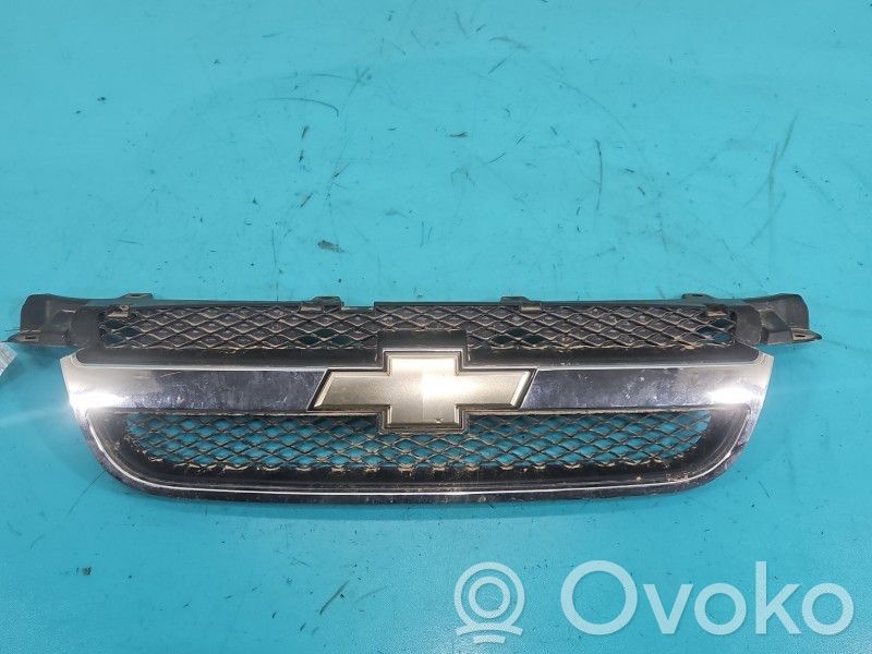 Chevrolet Aveo Rejilla superior del radiador del parachoques delantero 