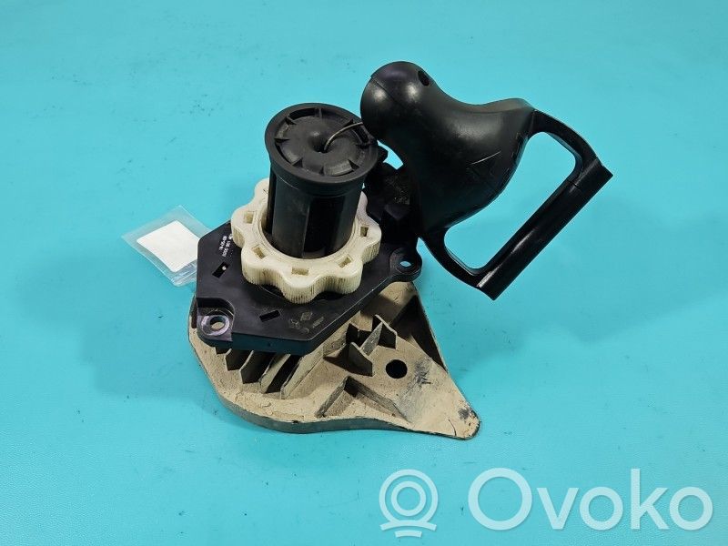Renault Clio III Support roue de secours 