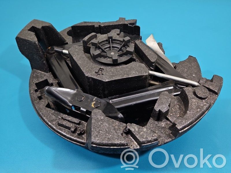 Volvo V40 Lift Jack 