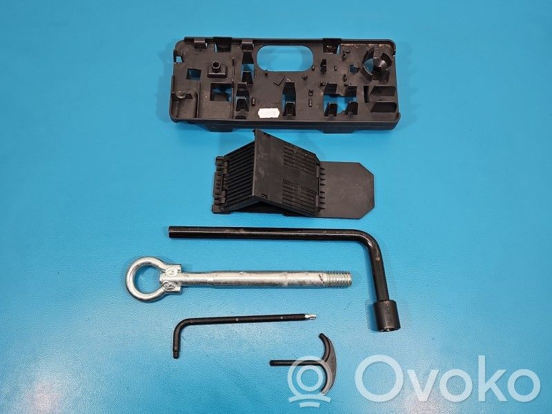 Toyota ProAce City Towing hook eye 