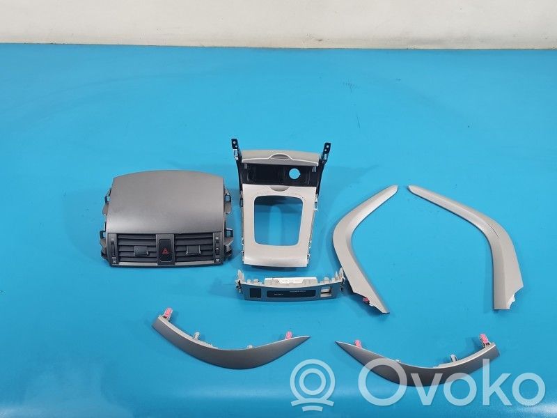Toyota Corolla E140 E150 Ozdoba tunelu środkowego 