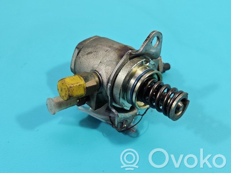 Volkswagen Jetta VI Bomba interna de combustible 