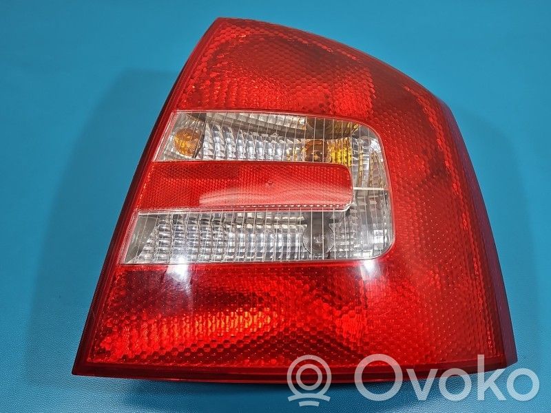 Skoda Octavia Mk2 (1Z) Feux arrière / postérieurs 