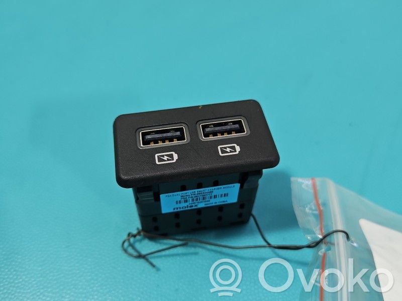 Peugeot 508 II Enchufe conector USB 