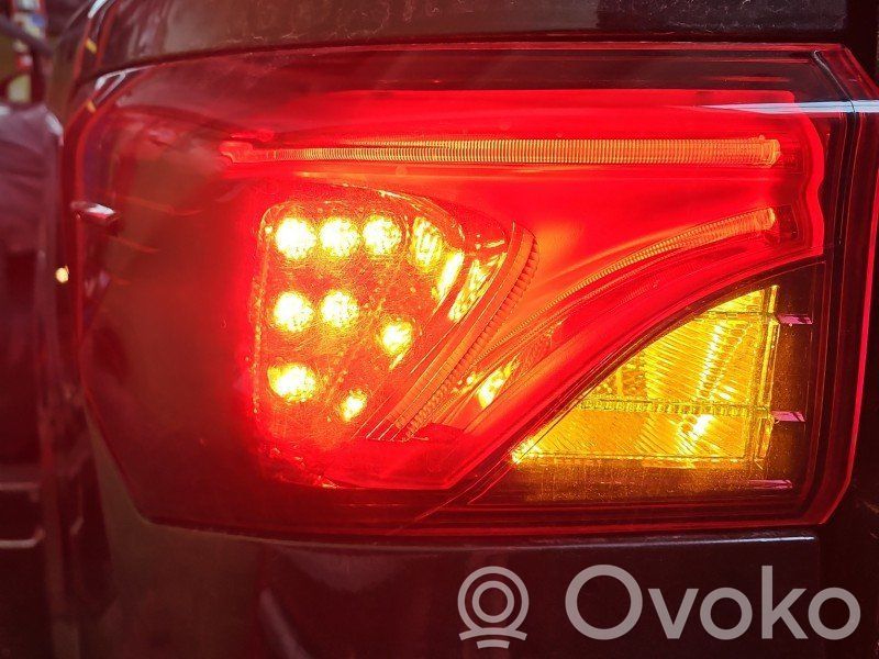 Toyota Avensis T270 Luci posteriori