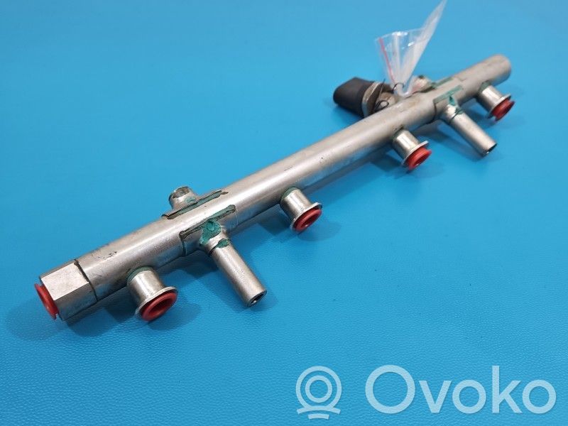 Audi A4 S4 B9 8W Rampă alimentare injectoare 