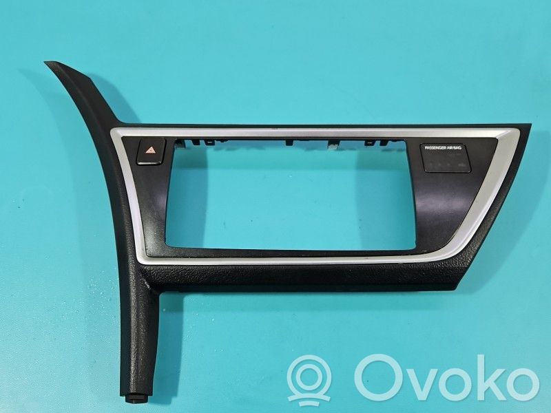 Toyota Auris E180 Ornament bord 