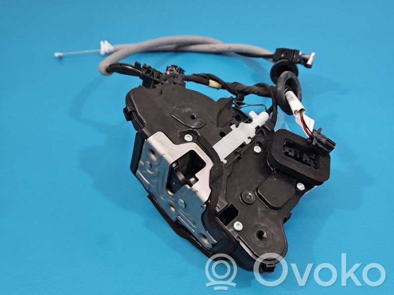 Skoda Kamiq Front door lock 