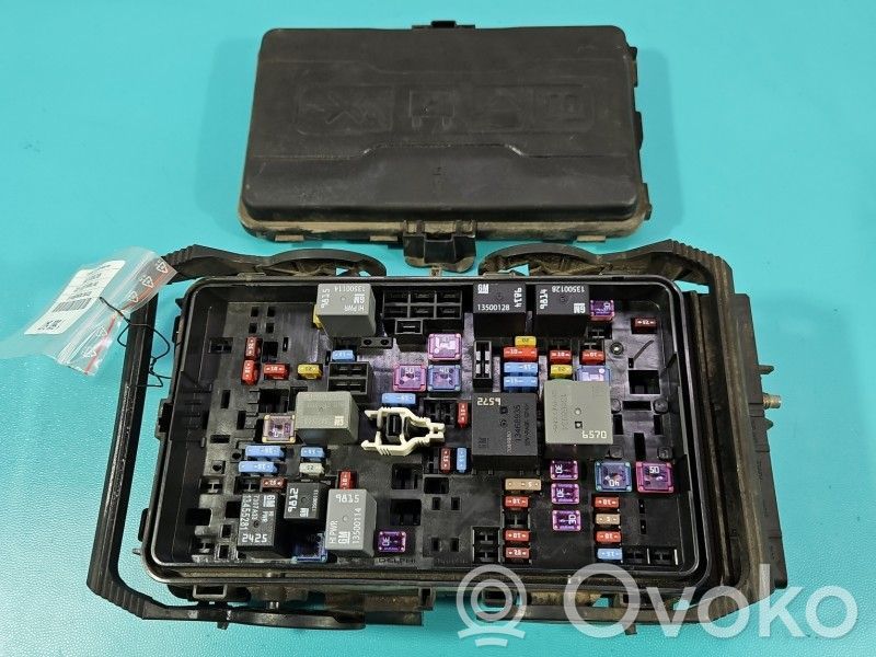 Opel Insignia B Fuse box set 