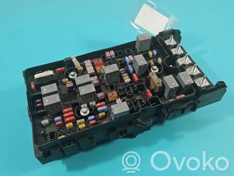 Jeep Cherokee KL Juego de caja de fusibles 
