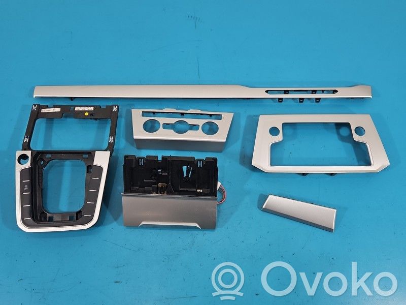 Volkswagen PASSAT B8 Ramă consolă centrală 