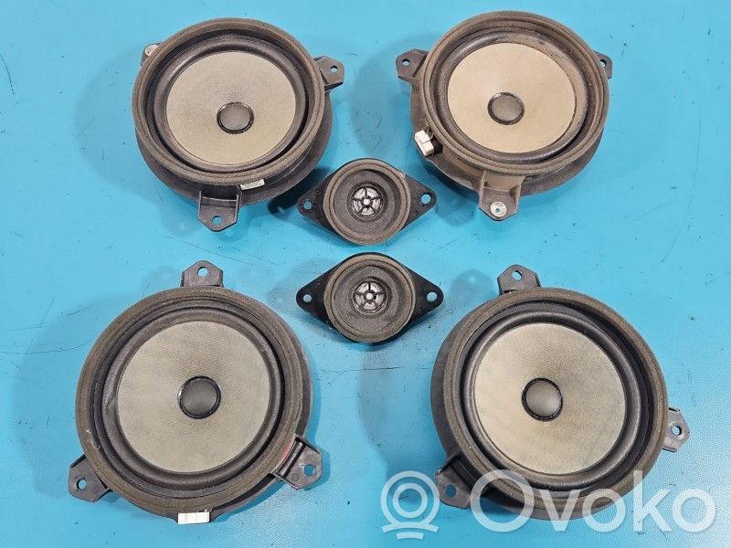 Toyota RAV 4 (XA40) Altavoz de la puerta delantera 