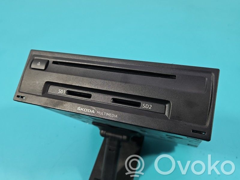 Panel / Radioodtwarzacz CD/DVD/GPS   5E0035874,IMPRK1541960