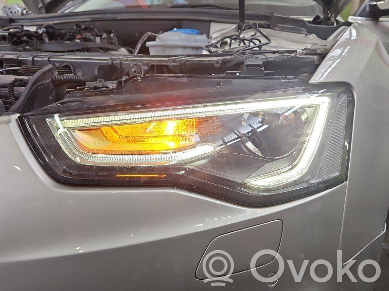 Audi A5 8T 8F Phare frontale 