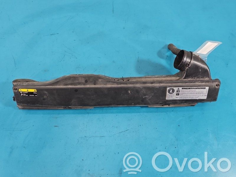 Volkswagen Golf VII Parte del condotto di aspirazione dell'aria 