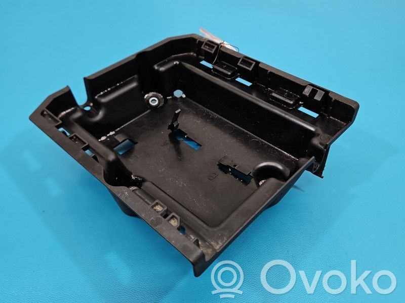 Audi Q7 4M Altra parte del vano motore 