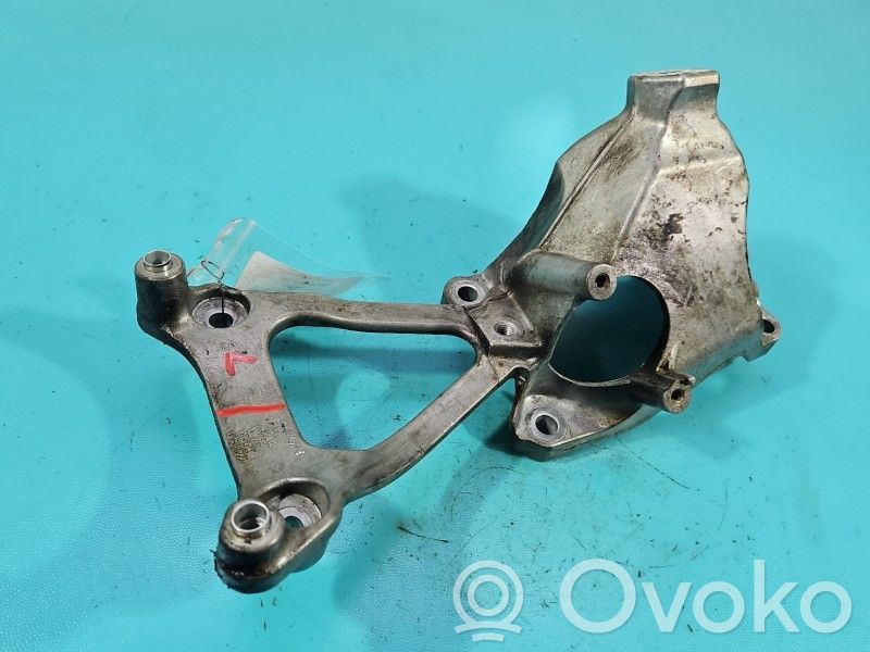 Audi Q7 4M Engine mounting bracket 