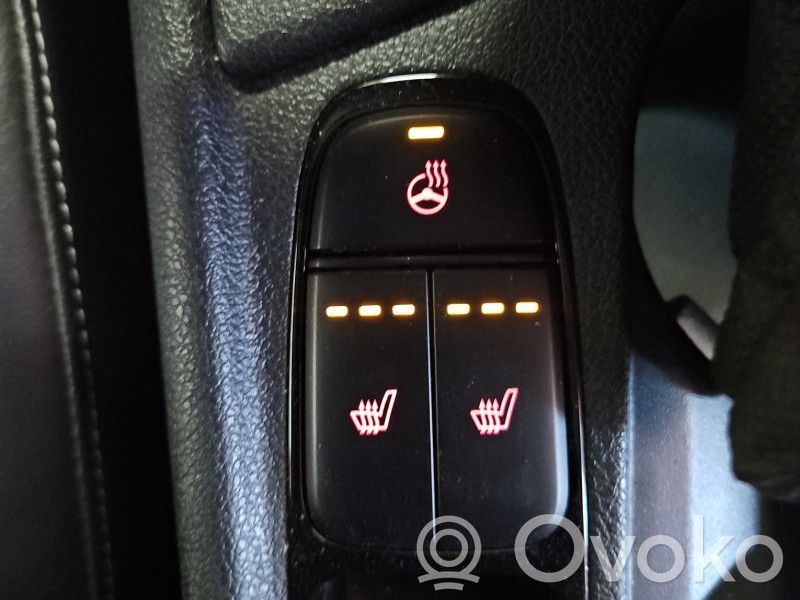 KIA Niro Przyciski sterowania fotela 