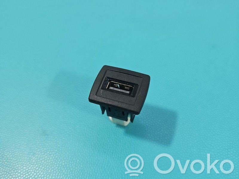 Mercedes-Benz GL X166 Priză USB 