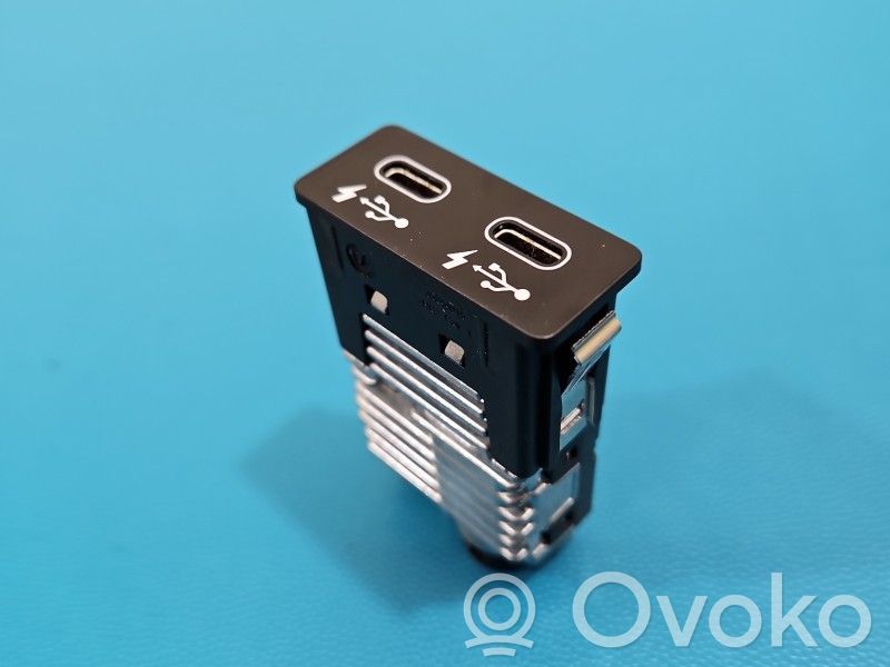 Enchufe conector USB   35561622B,IMPRK1573729,5A57B32