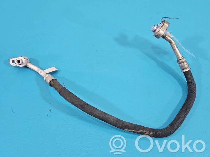 Audi A4 S4 B9 8W Ilmastointilaitteen putki (A/C) 