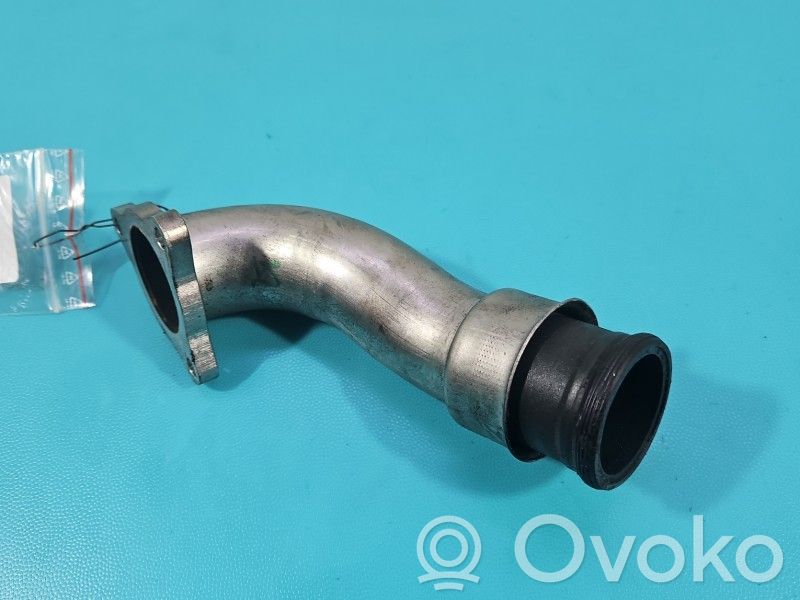 Audi A4 S4 B9 8W Välijäähdyttimen letku 