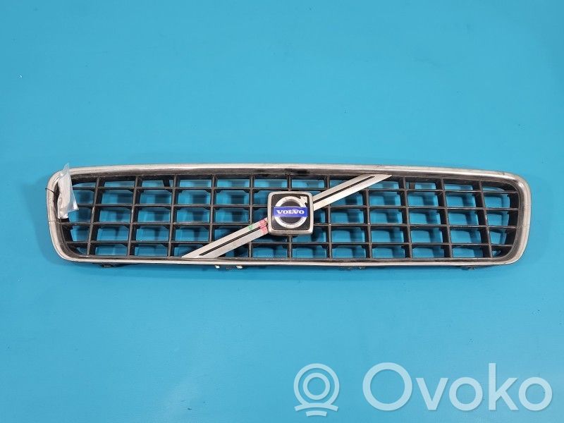 Volvo S40 Etupuskurin ylempi jäähdytinsäleikkö 