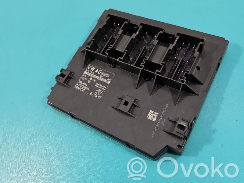 Volkswagen Tiguan Central body control module 