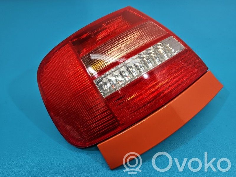 Audi A4 S4 B5 8D Lampă spate în caroserie 
