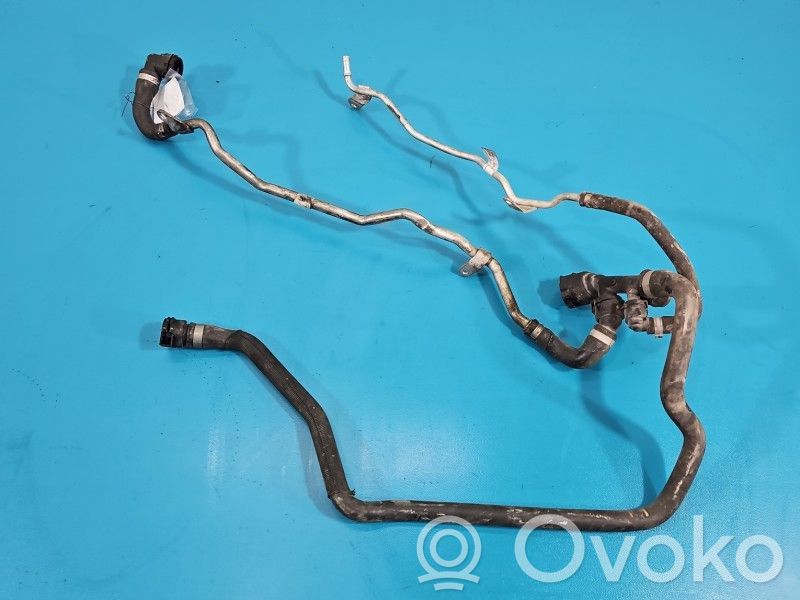 BMW 5 G30 G31 G38 Tubo flessibile del liquido di raffreddamento del motore
