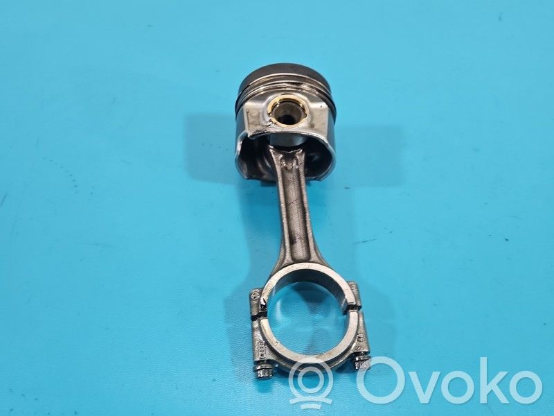 Audi A4 S4 B9 8W Pistone