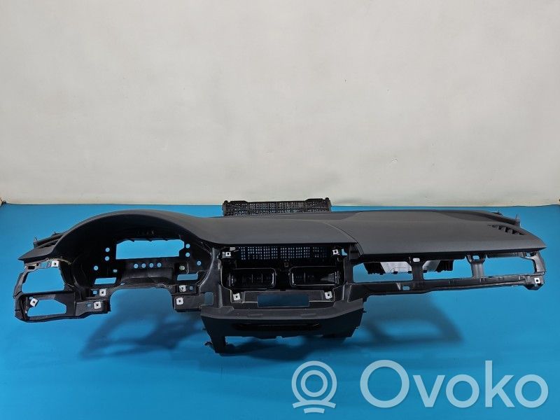 Audi A4 S4 B9 8W Bord 