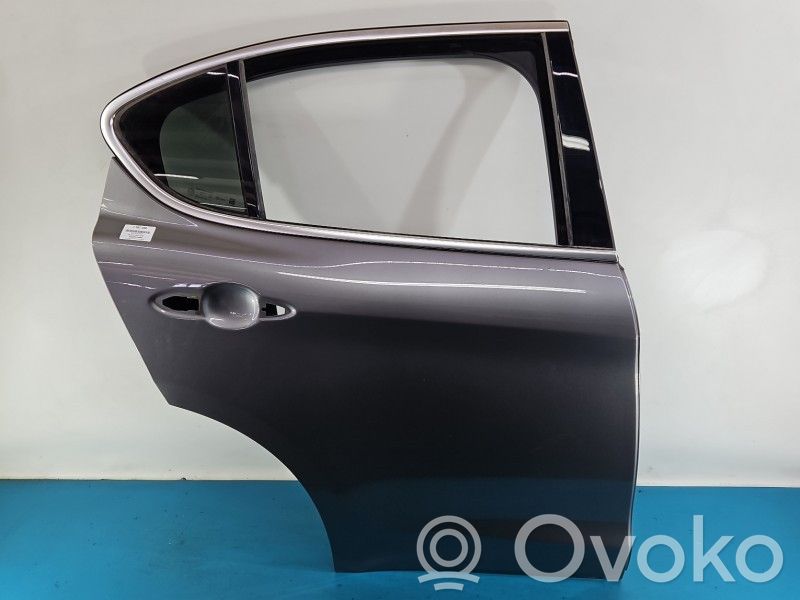 Alfa Romeo Stelvio Aizmugurējās durvis