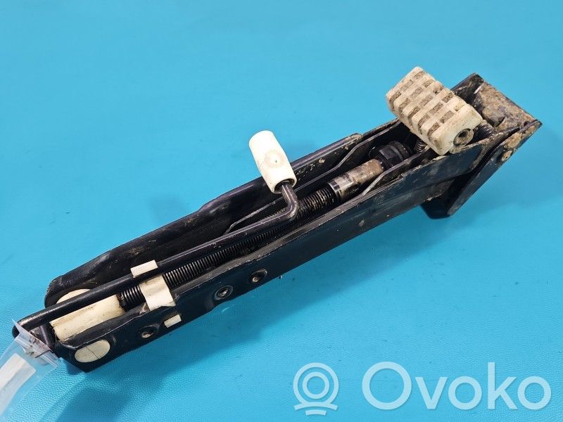BMW 5 E39 Lift Jack